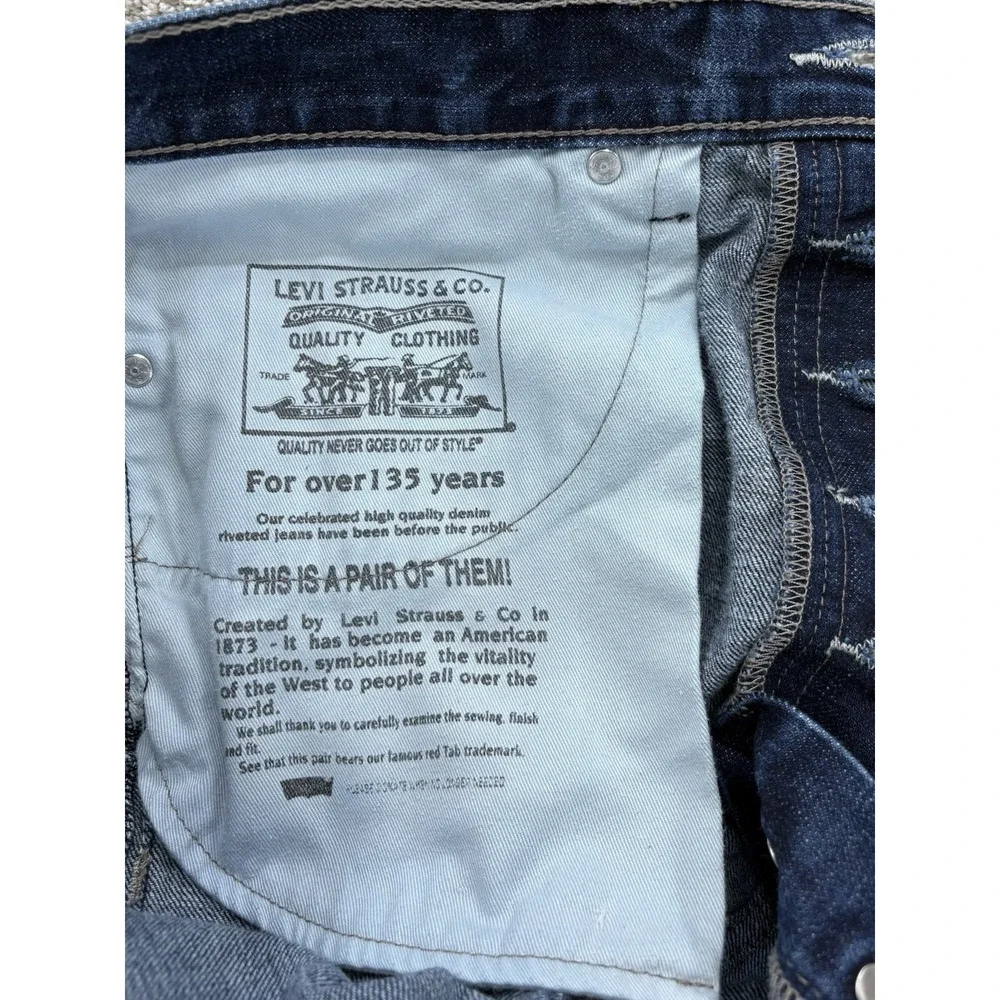 Levis 562 Jeans Mens 36x32 Blue Loose Taper Button Fly Cotton (Actual Fit 37x30)